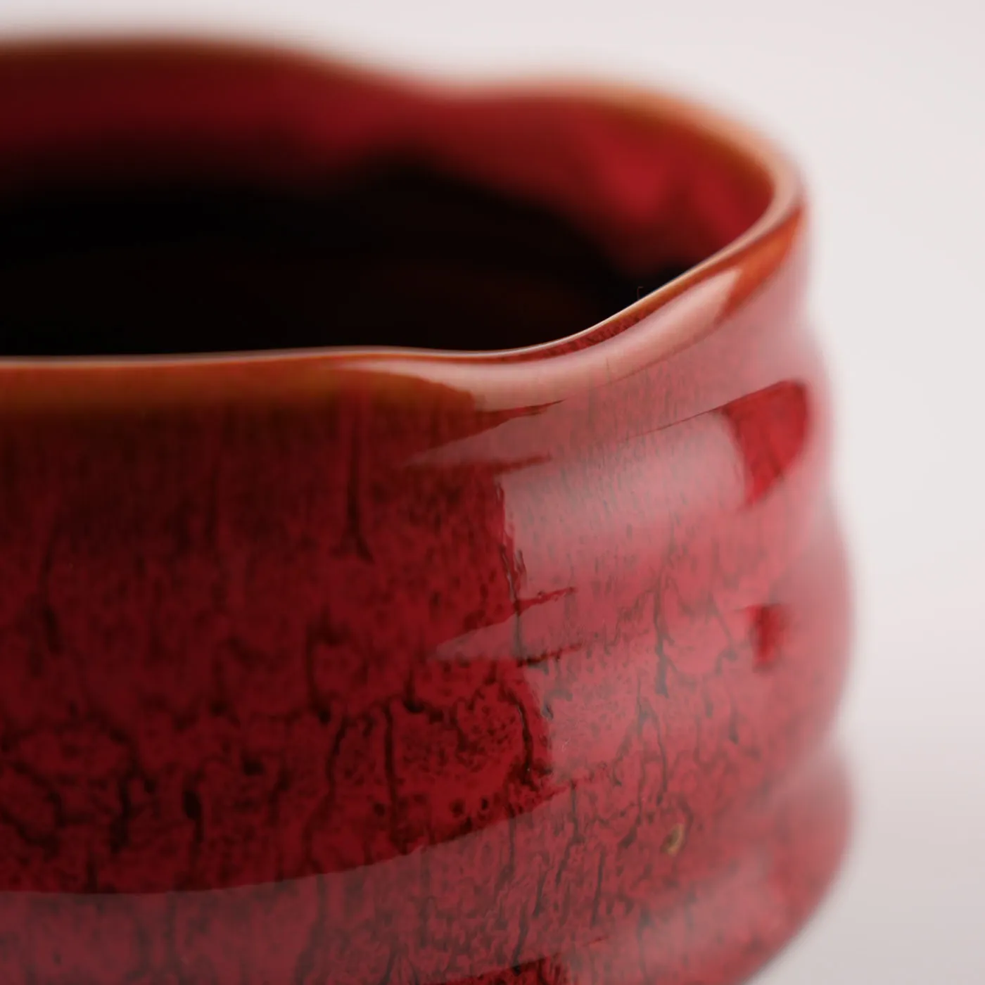 Detale szkliwa Chawan Akai