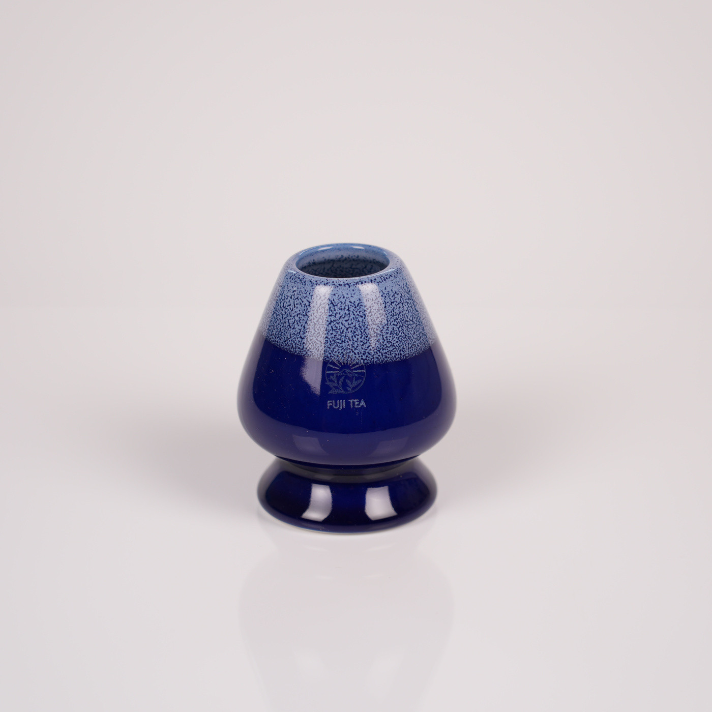 茶筌くせ直し ディープブルー - セラミック製茶筌立て | Fuji Tea