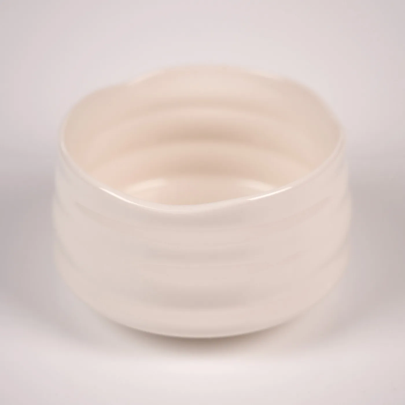 Biała czarka Chawan Seikan