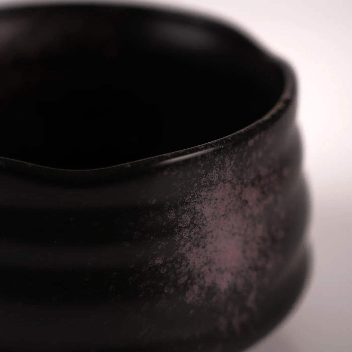 Czarna czarka Chawan Seikan