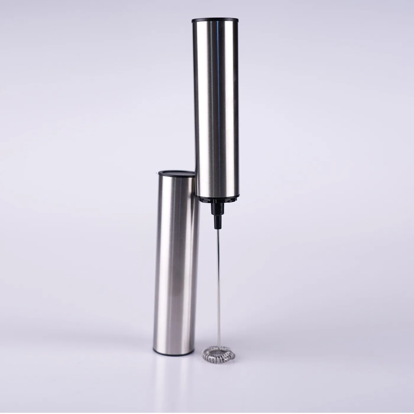 Elektryczny spieniacz do matchy Fuji Tea – widok ogólny